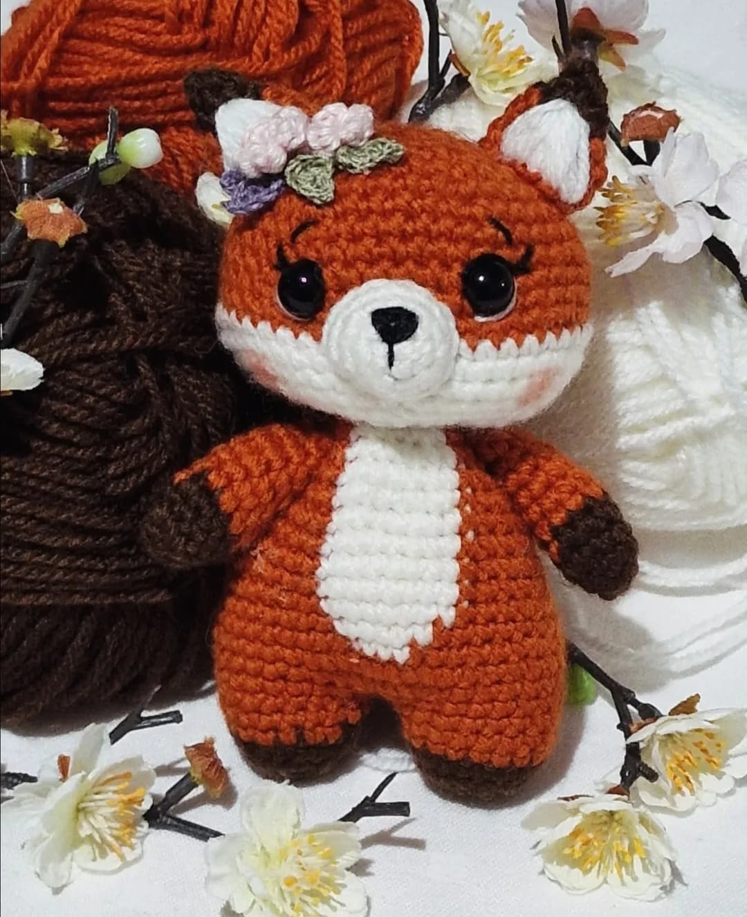 Volpina con fiori